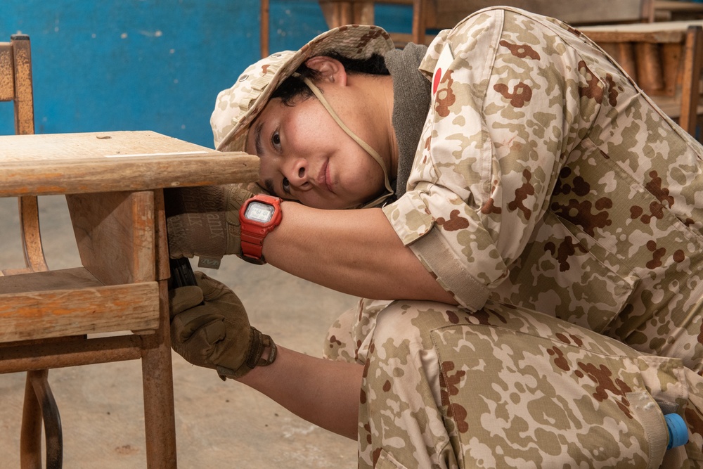 VMM-364 (REIN) Volunteer With Civil Affairs In Djibouti