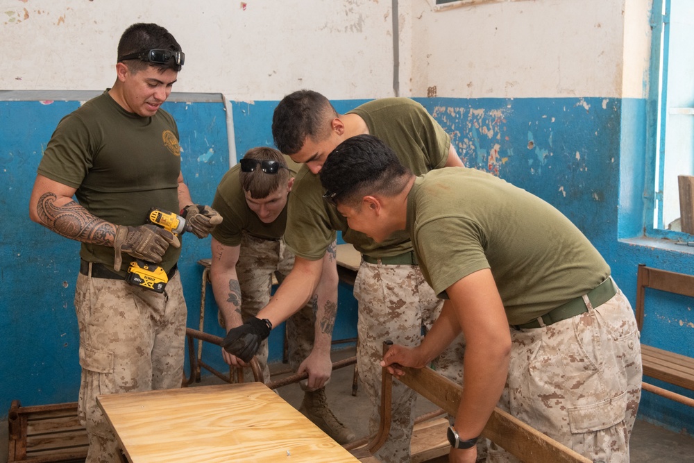 VMM-364 (REIN) Build Desks with 450th Civil Affairs in Djibouti