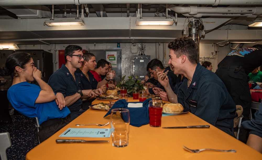 USS Ronald Reagan (CVN 76) hosts June birthday dinner