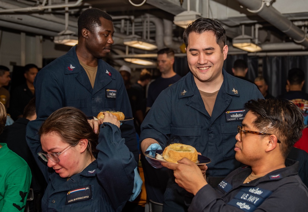 USS Ronald Reagan (CVN 76) hosts June birthday dinner