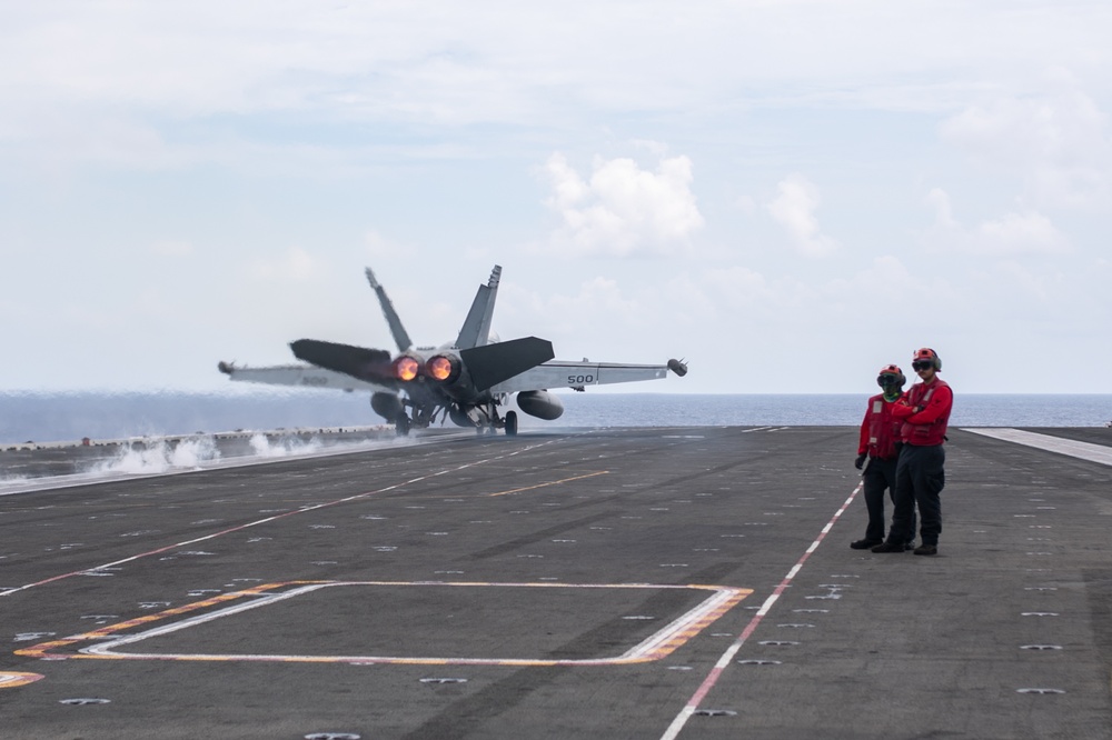 USS Ronald Reagan (CVN 76) conducts flight operations