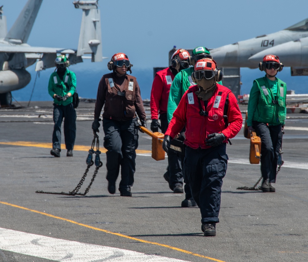 USS Ronald Reagan (CVN 76) conducts flight operations