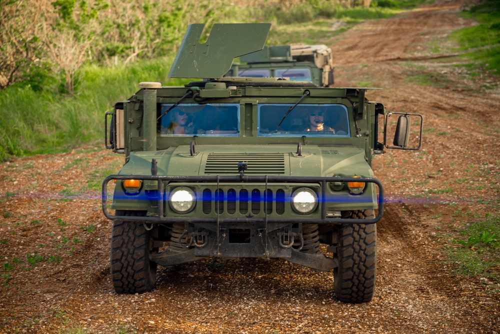 EODMU-5, HSC-25 Conduct Fast-Rope Training