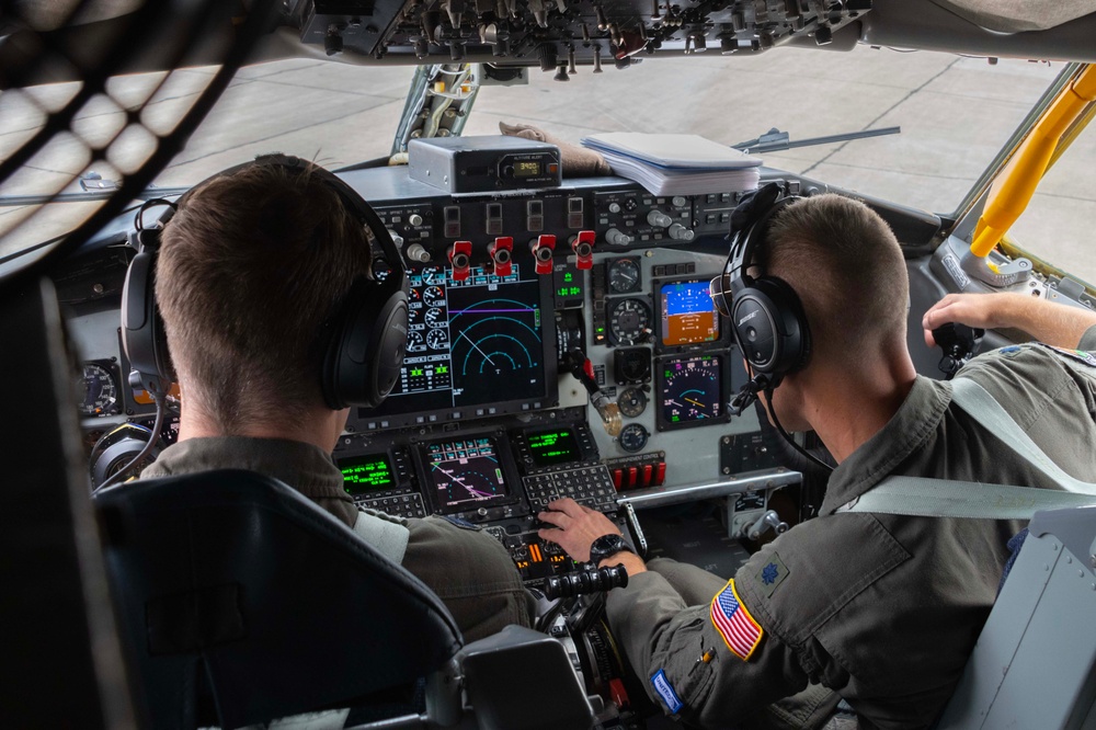 ACE: KC-135 fuels a B-52