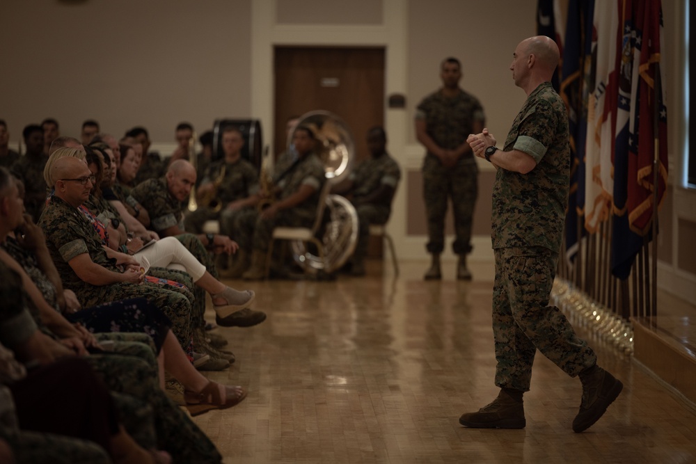 10th Marine Regiment Welcomes New Commander