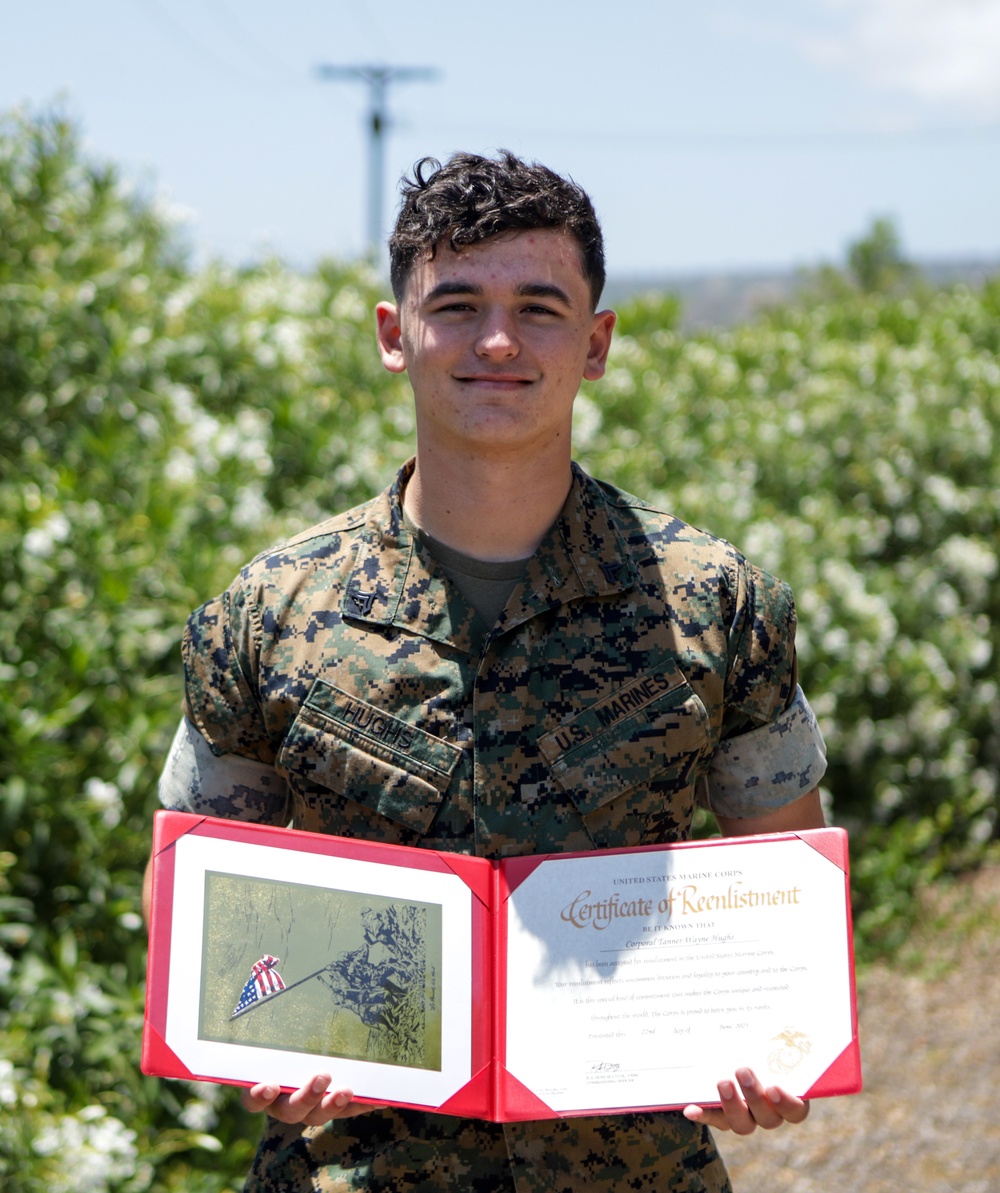 I MIG Marines reenlist under Commandant's Retention Program