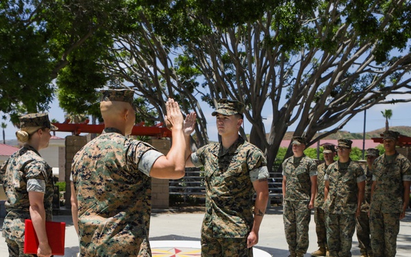 I MIG Marines reenlist under Commandant's Retention Program