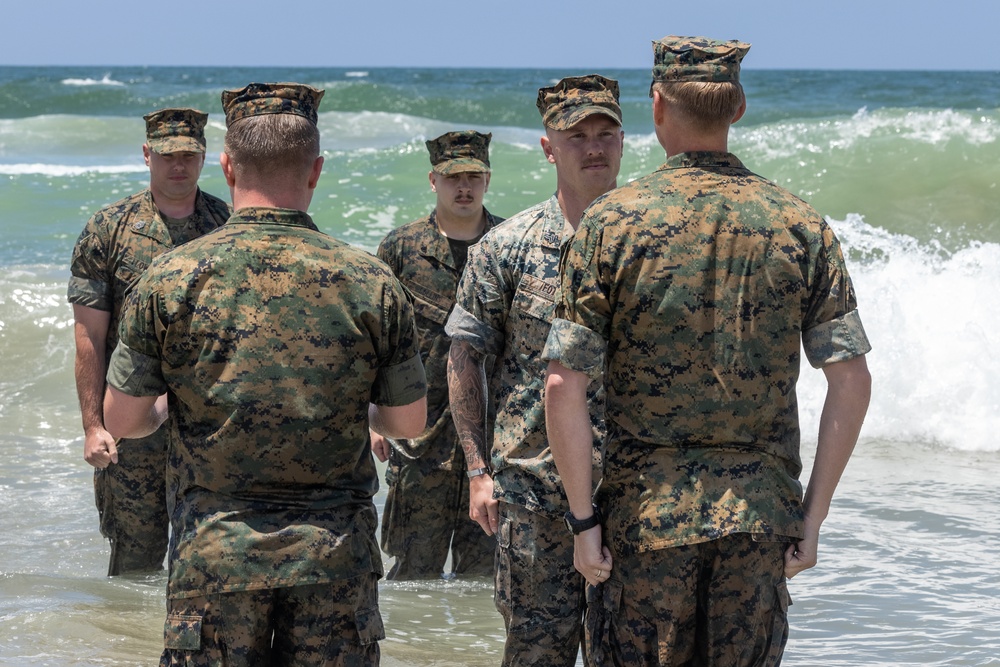 I MIG Marines reenlist under Commandant's Retention Program
