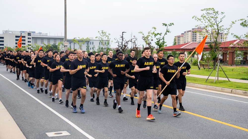 1st Signal Brigade goes on quartely brigade run.