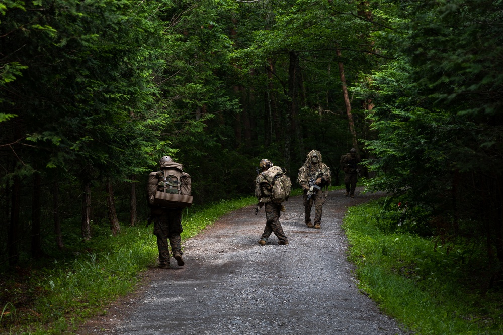 DVIDS - Images - Shinka 23| 3d Recon Battalion Fast Rope Insert [Image ...