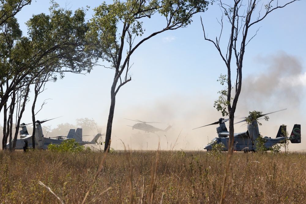 Thrash in the grass: 2/1 E Co conducts helo raid