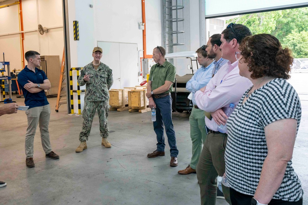 USS OAKLAND HOSTS HOUSE ARMED FORCES COMMITTEE MEMBERS