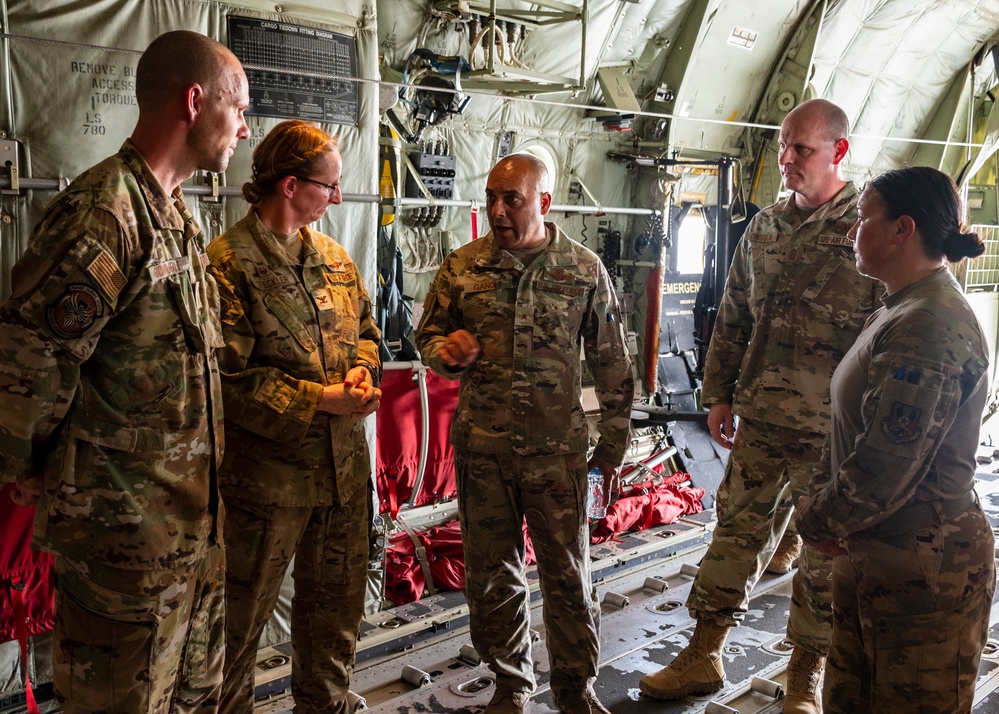 378 AEW Commander Visits Ali Al Salem AB