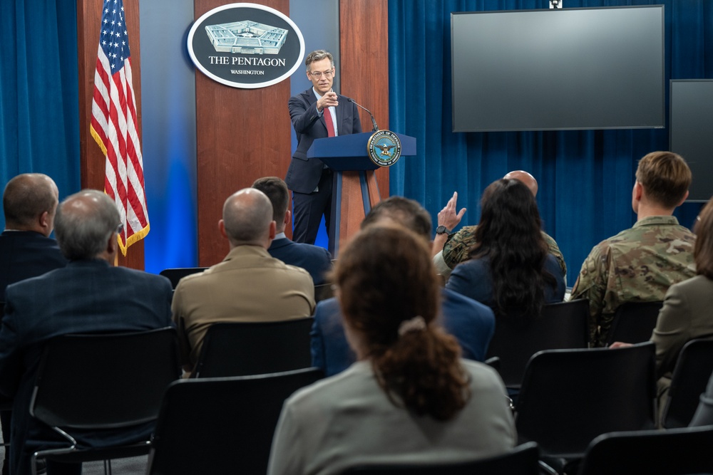 USD(P) speaks at town hall