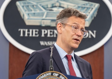 USD(P) speaks at town hall