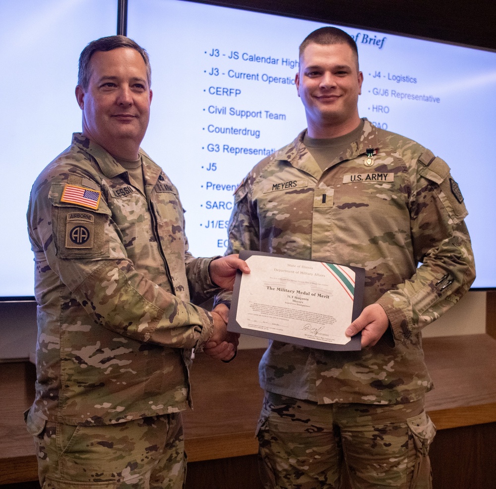 DVIDS - Images - Illinois Guardsmen receives Military Medal of Merit ...