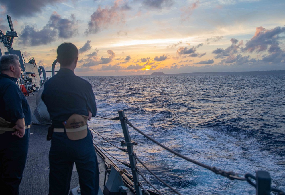 USS Howard (DDG 83) Passes Iwo To