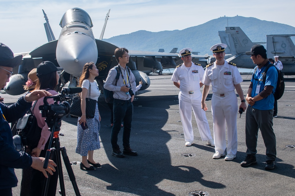 USS Ronald Reagan (CVN 76) hosts Vietnamese media outlets during a port visit to Da Nang, Vietnam