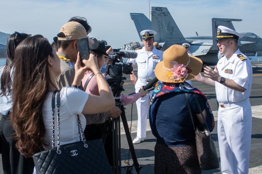 USS Ronald Reagan (CVN 76) hosts Vietnamese media outlets during a port visit to Da Nang, Vietnam