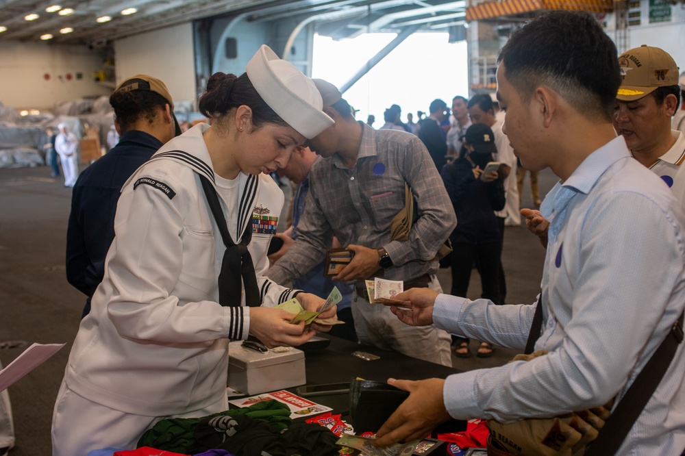 USS Ronald Reagan (CVN 76) hosts Vietnamese media outlets during a port visit to Da Nang, Vietnam