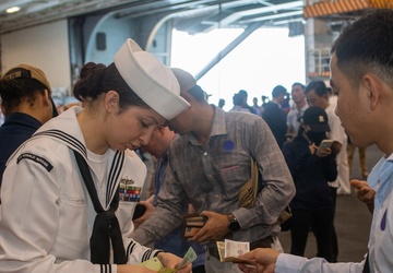 USS Ronald Reagan (CVN 76) hosts Vietnamese media outlets during a port visit to Da Nang, Vietnam