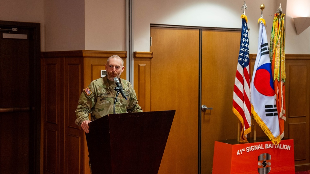 41st Signal Battalion UMT holds a prayers breakfast