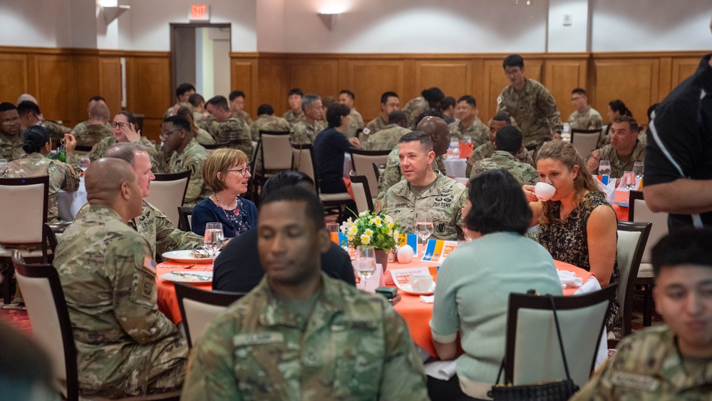 41st Signal Battalion UMT holds a prayers breakfast