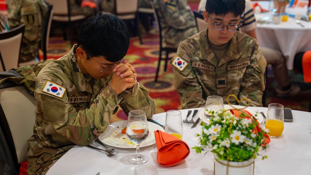 41st Signal Battalion UMT holds a prayers breakfast