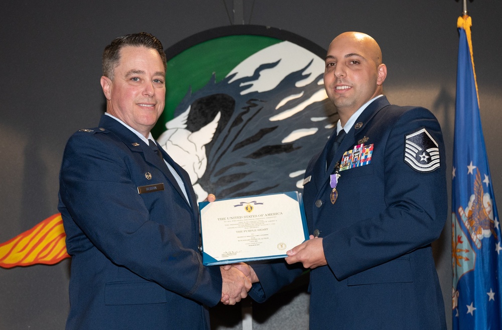 363d ISR Wing SNCO receives Purple Heart