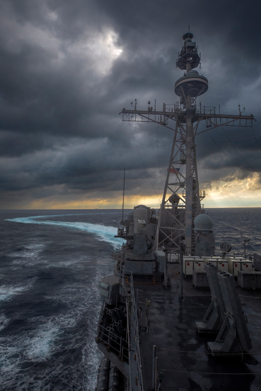 USS Philippine Sea (CG 58) participates in COMPTUEX