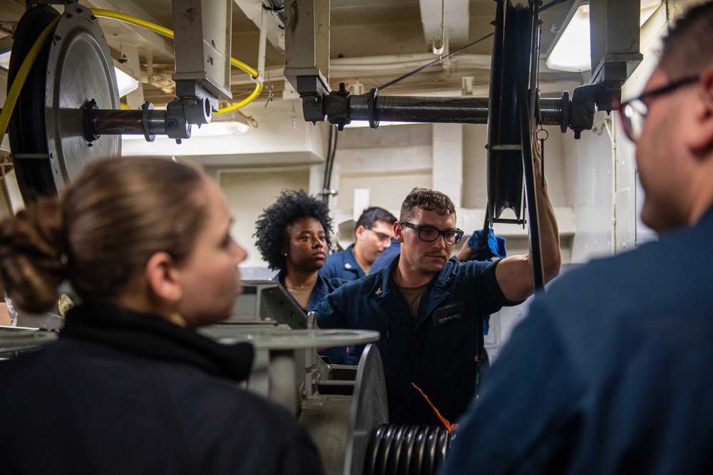 USS Laboon (DDG 58) Conducts Torpedo Evasion Drills