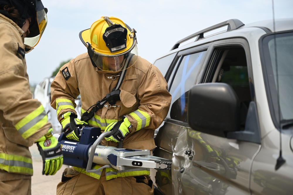 Nebraska's fire department exercises car extraction