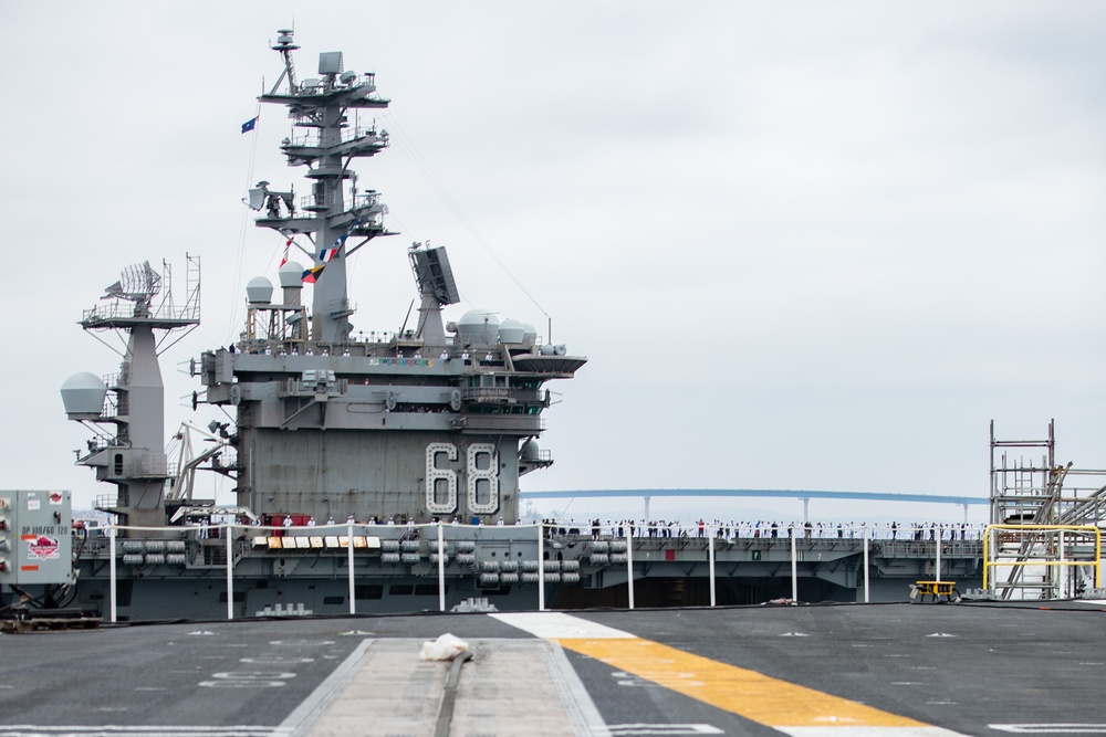 DVIDS Images USS Nimitz returns from deployment [Image 4 of 4]