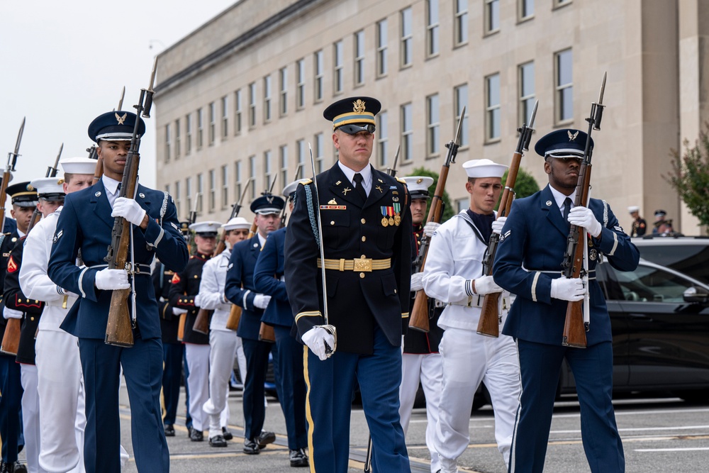 SECDEF Hosts German Defense Minister