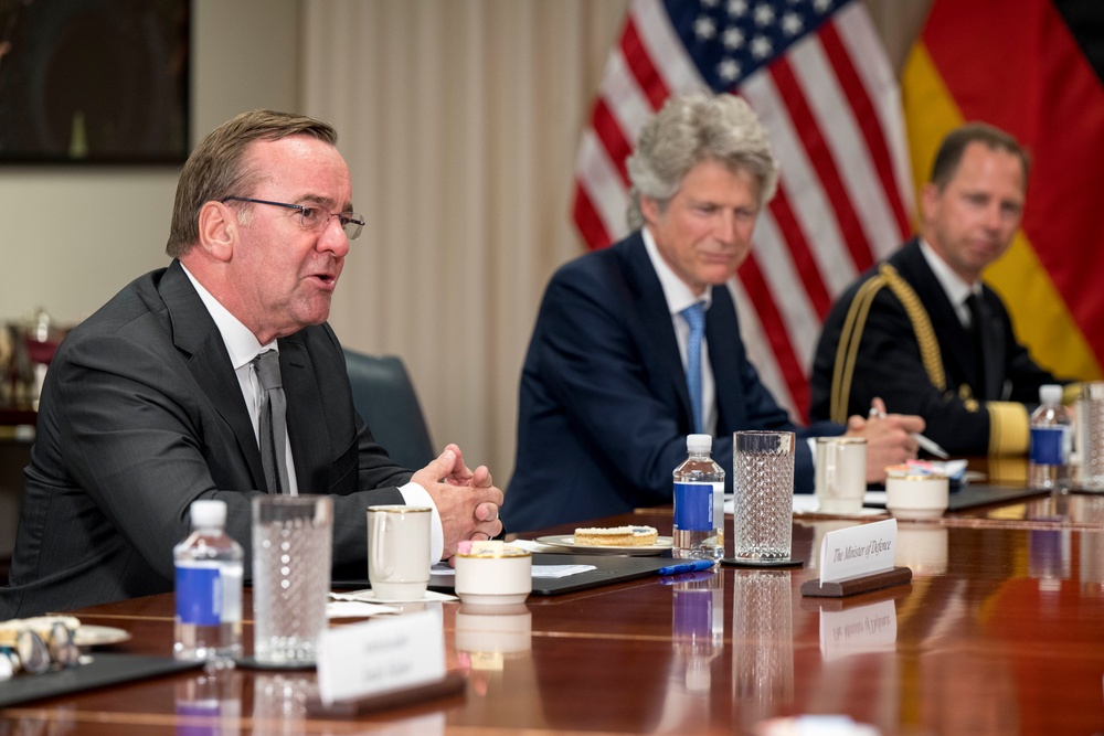 SECDEF Hosts German Defense Minister