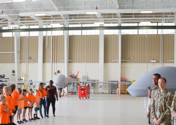 Fort Riley CYS Stem class visits Gray Eagles