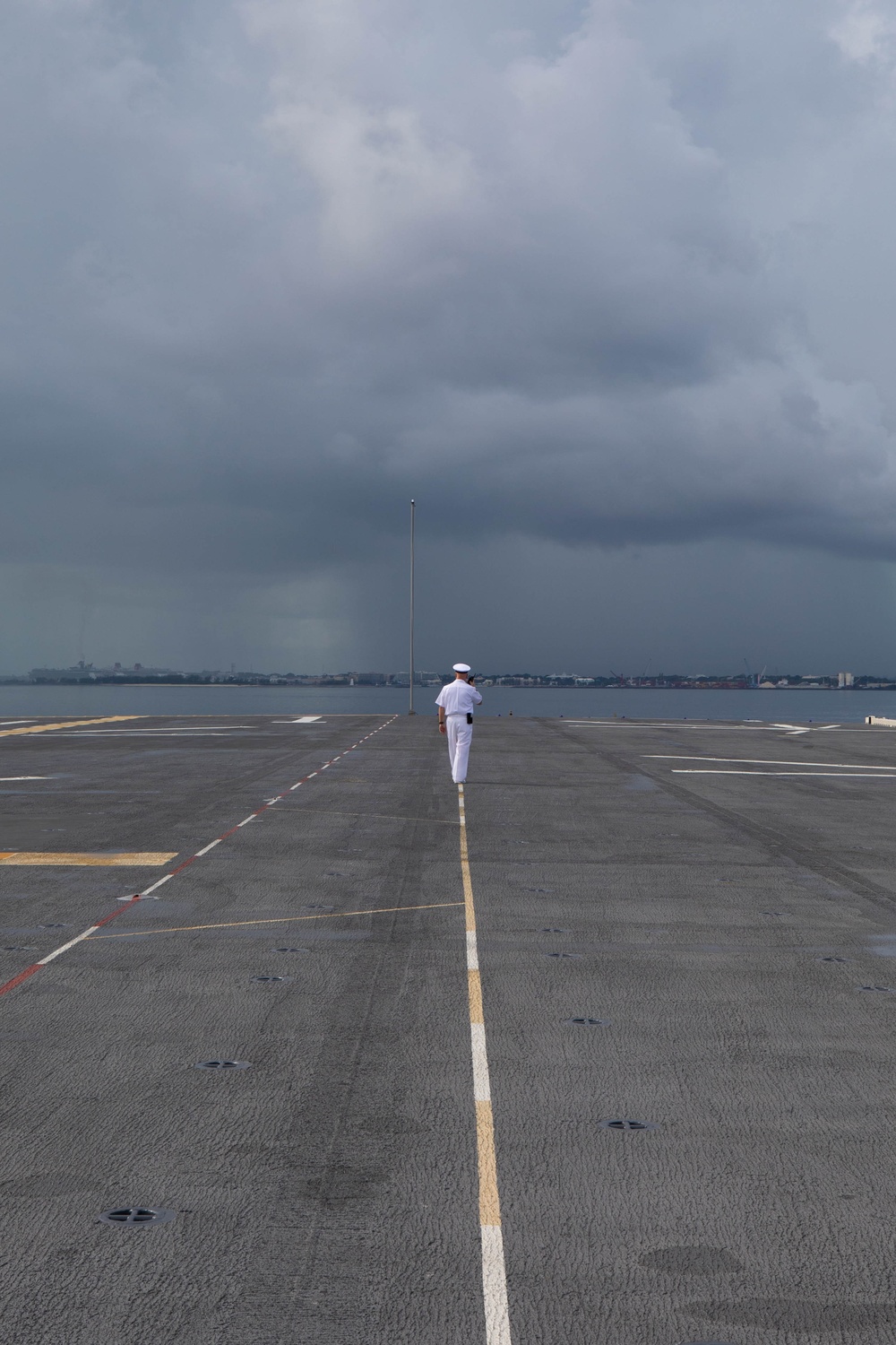 USS Wasp Pulls into The Bahamas