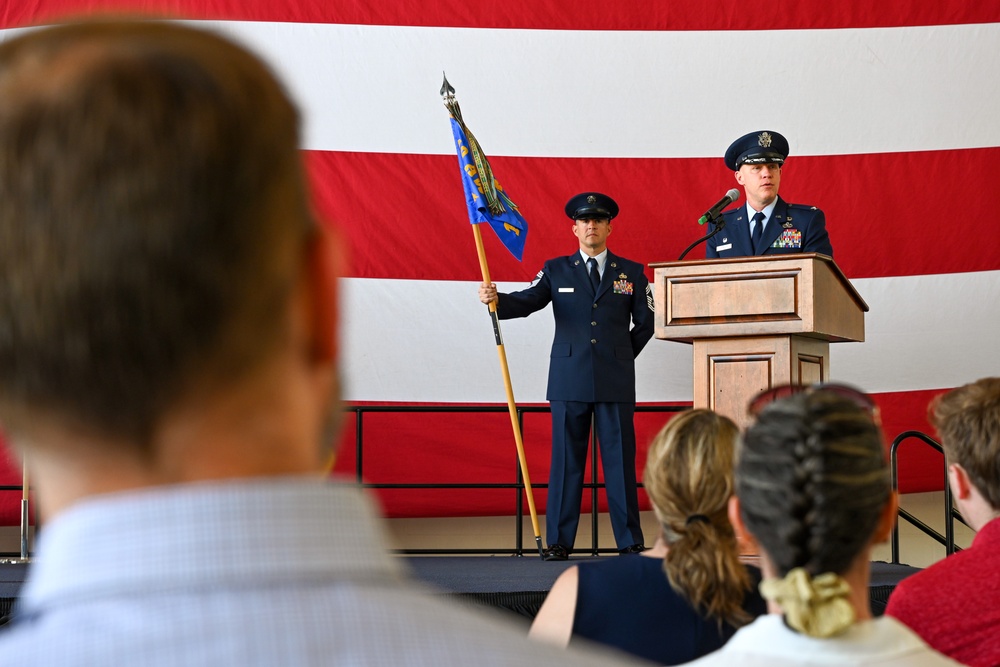 19th MXG welcomes new commander