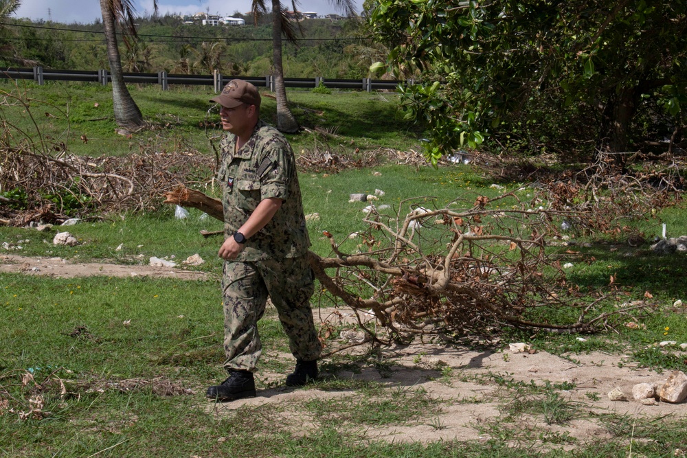 Sailors Volunteer for Typhoon Recovery