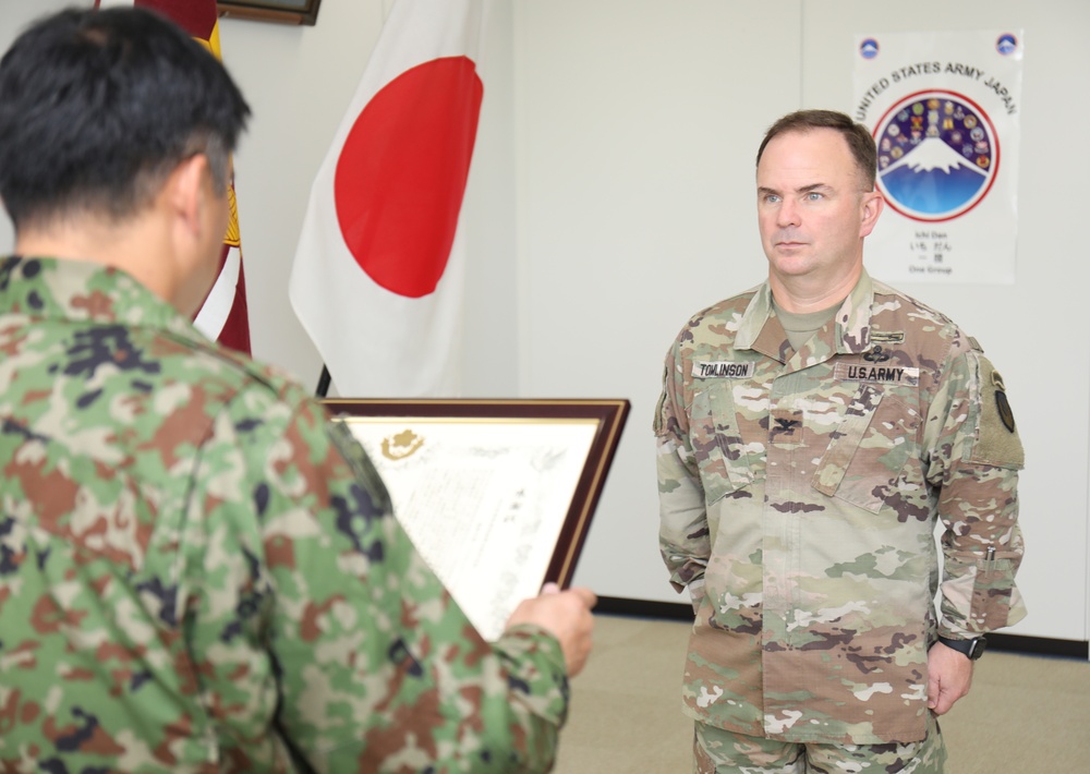 USAG Japan commander receives Defense Cooperation Award