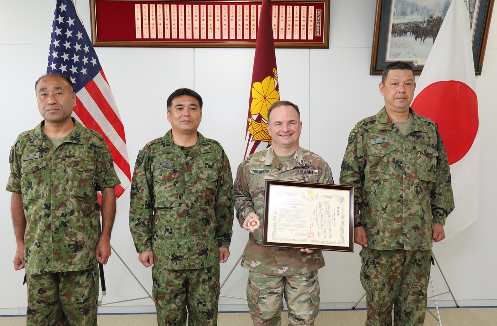 USAG Japan commander receives Defense Cooperation Award