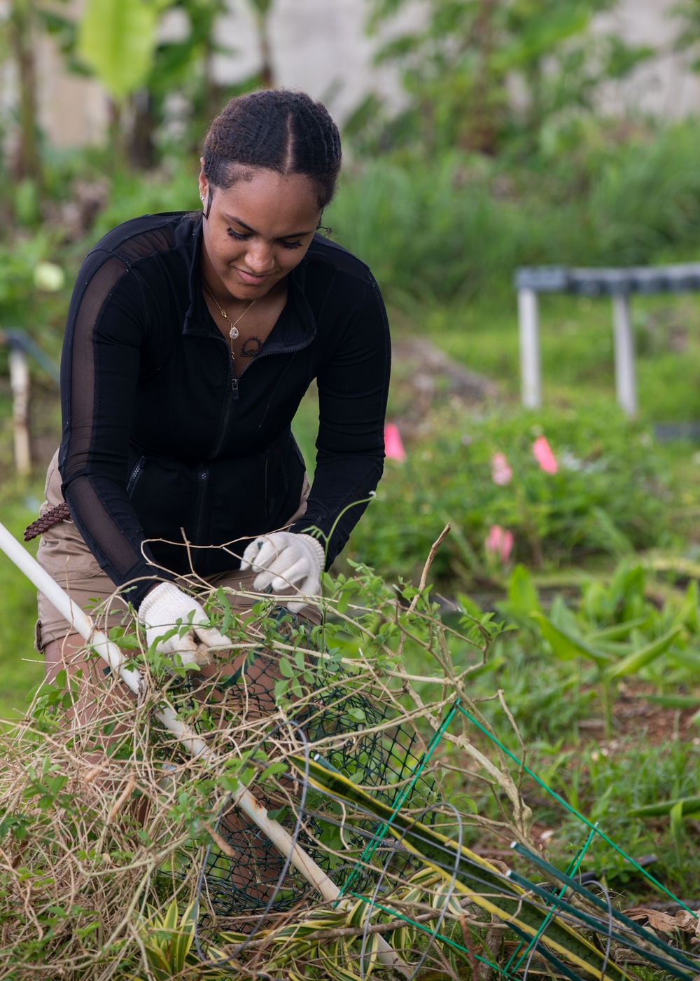 ESL Sailors Volunteer With Island Girl Power