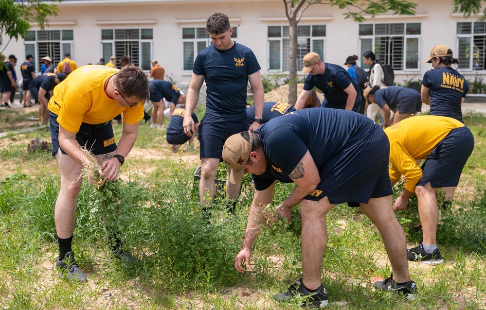 Ronald Reagan CSG Sailors participate in COMREL in Da Nang, Vietnam