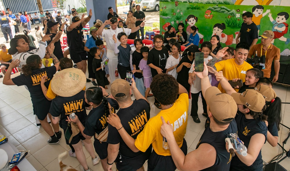 Ronald Reagan CSG Sailors participate in COMREL in Da Nang, Vietnam