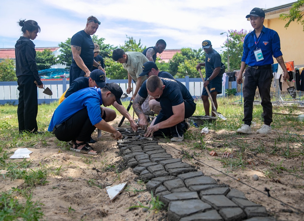 Ronald Reagan CSG Sailors participate in COMREL in Da Nang, Vietnam