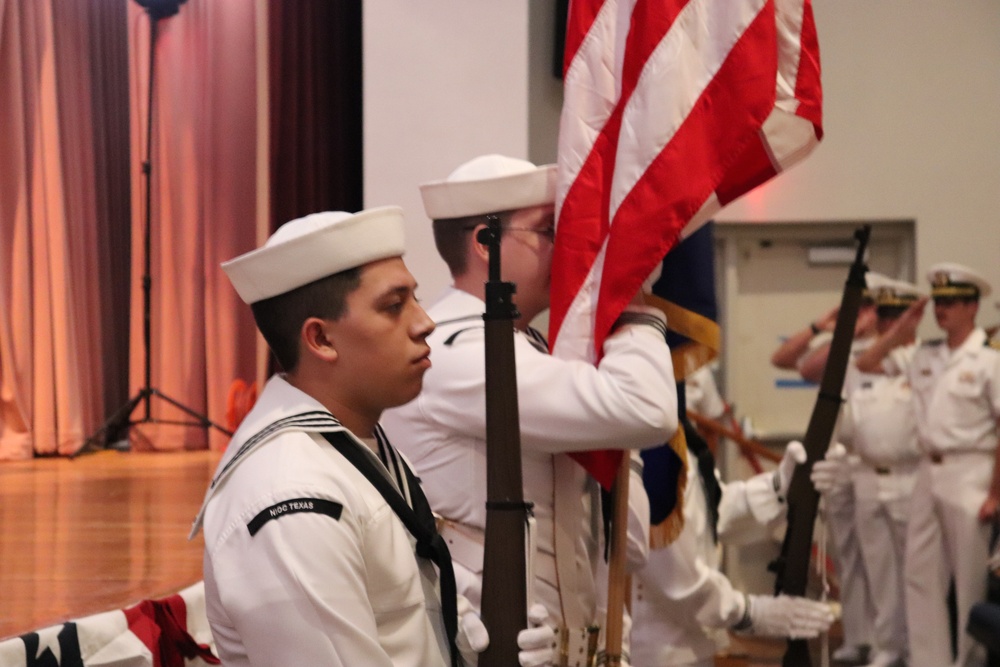 Capt. Hanser assumes command of NIOC - Texas