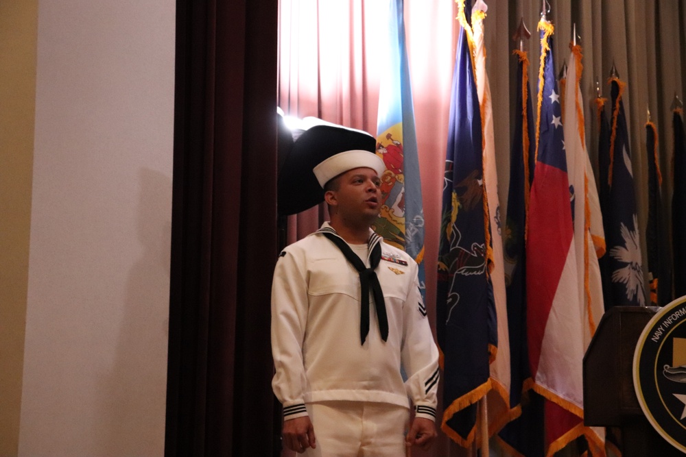 Capt. Hanser assumes command of NIOC - Texas