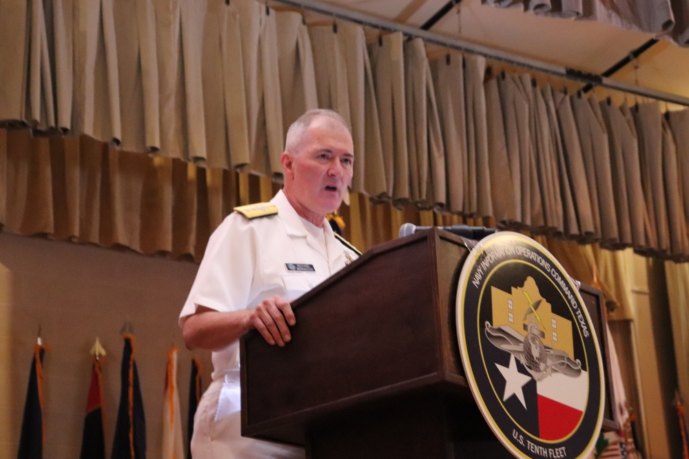 Capt. Hanser assumes command of NIOC - Texas