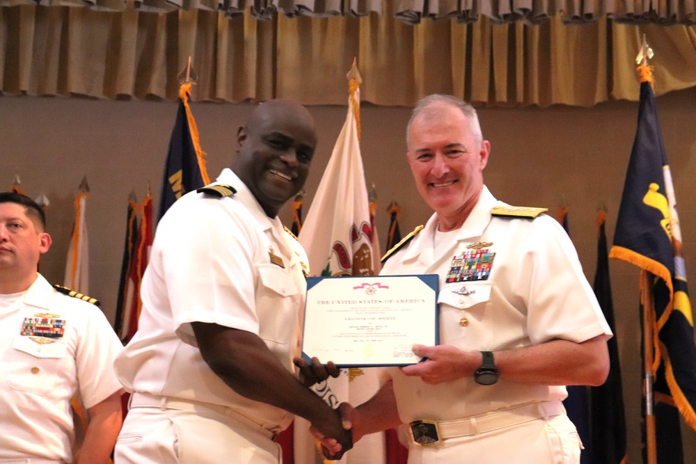 Capt. Hanser assumes command of NIOC - Texas