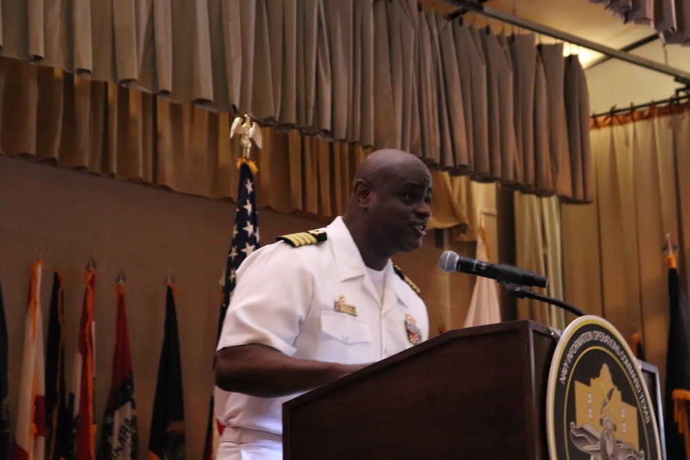 Capt. Hanser assumes command of NIOC - Texas